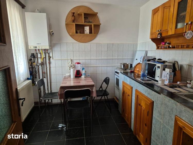Casă cu 5 camere cu Teren 260 Mp în Hașdeu