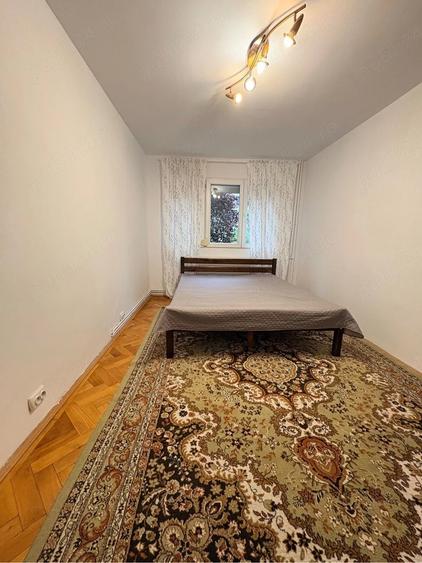 Apartament cu 4 camere semidecomandat în Circumvalațiunii