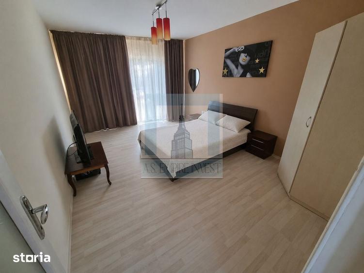 Casă individuală cu 6 camere cu Canalizare în Cristian
