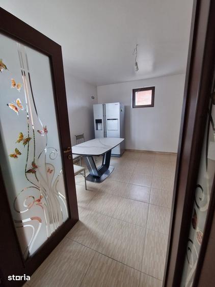 Casă cu 3 camere cu Teren 2722 Mp în Vidra