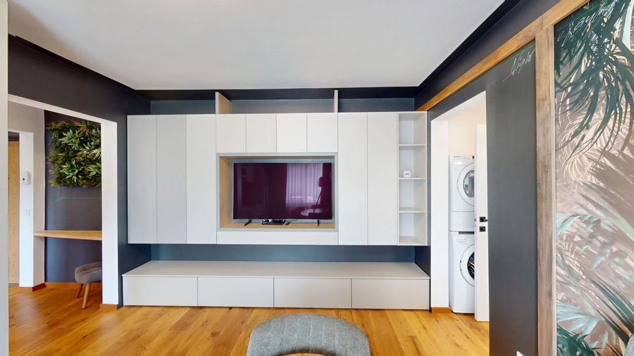 Apartament cu 3 camere semidecomandat, mobilat în Astra