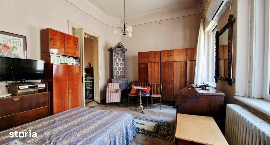 Apartament cu 5 camere în Victoriei
