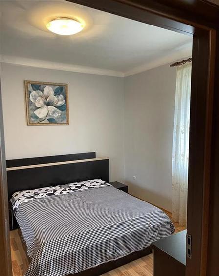 Apartament cu 2 camere semidecomandat, mobilat în Tractorul