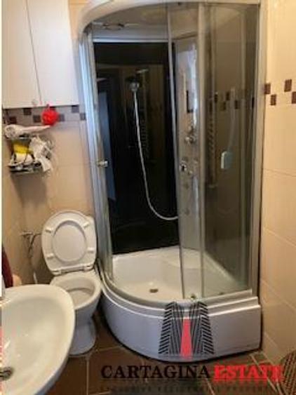 Casă cu 5 camere cu Teren 235 Mp în Pipera