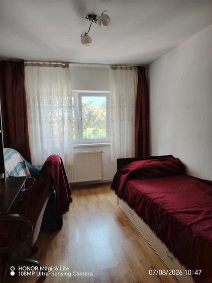 Apartament cu 3 camere decomandat în Bartolomeu