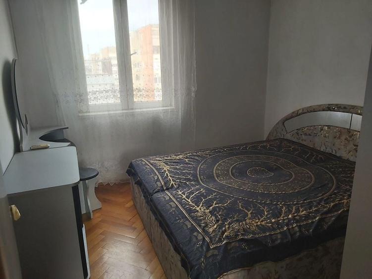 Apartament cu 3 camere decomandat în Dacia