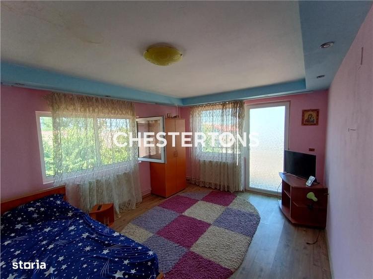 Casă cu 4 camere în Crețești