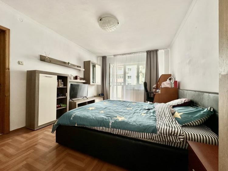 Apartament cu 3 camere decomandat în Gorjului
