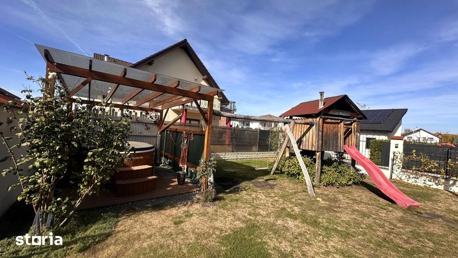 Casă cu 5 camere cu Teren 950 Mp în Șelimbăr