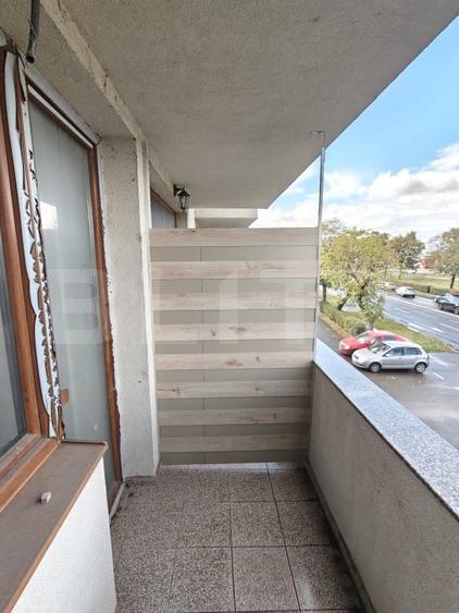 Apartament cu 3 camere decomandat în Careiului