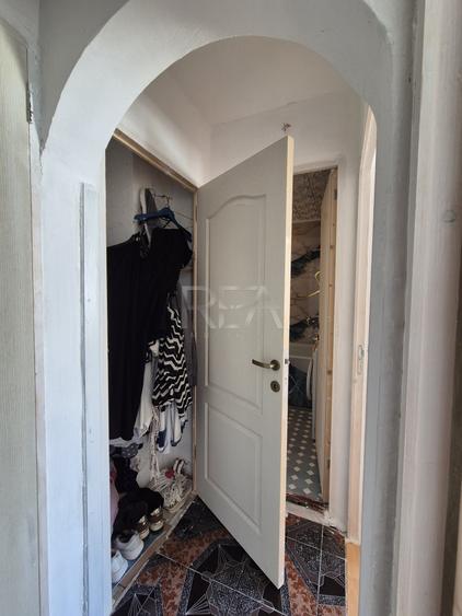 Apartament cu 3 camere decomandat, mobilat în Basarabia