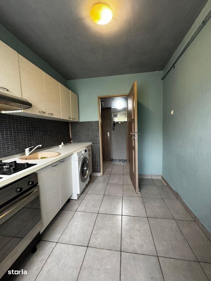 Apartament cu 3 camere semidecomandat în Tătărași