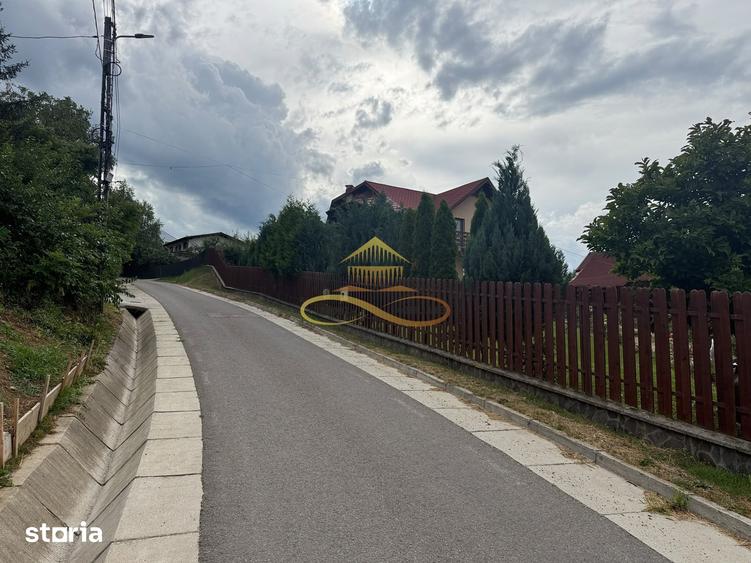 Casă cu 5 camere cu Teren 760 Mp în Măgura