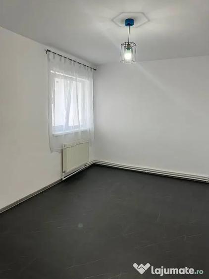 Apartament cu 3 camere decomandat în Faleză