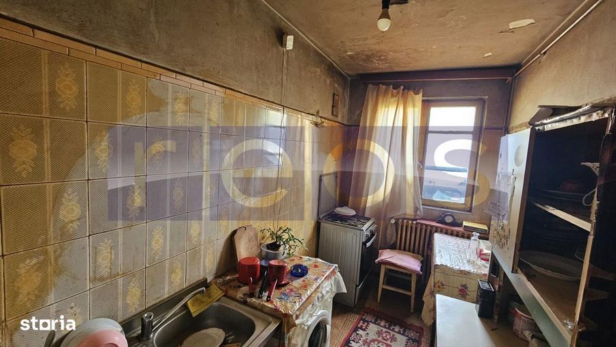 Apartament cu 3 camere decomandat în Drumul Taberei — fotografia 3