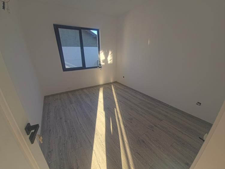 Casă cu 5 camere cu Teren 210 Mp în Valu lui Traian