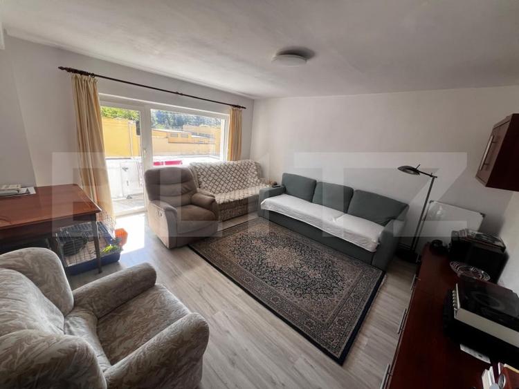 Apartament cu 3 camere semidecomandat, mobilat în Codlea