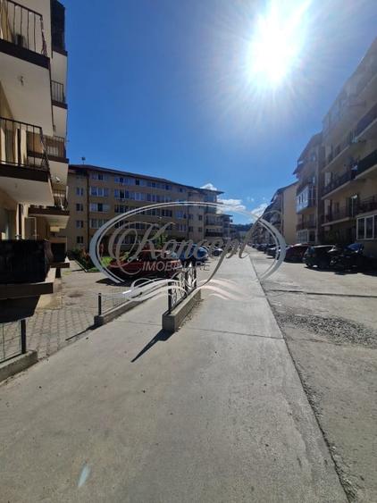 Apartament cu 3 camere semidecomandat, mobilat în Florești