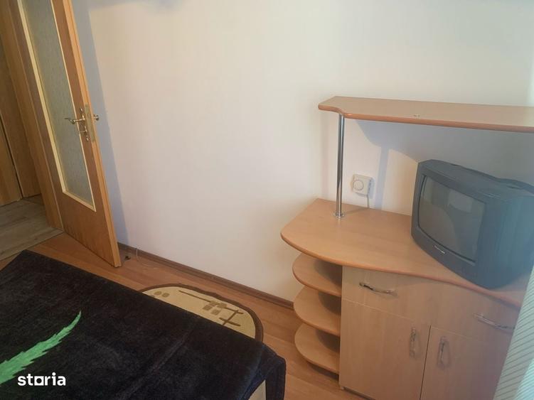 Inchiriez Apartament 2 camere, Zona Grigore Balan,250 Euro - 1