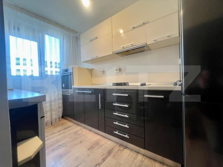 Apartament cu 3 camere semidecomandat în Rogerius