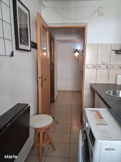 Apartament cu 2 camere semidecomandat, mobilat în Cișmigiu