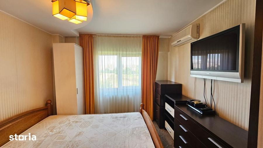Apartament cu 3 camere în Centrul Civic