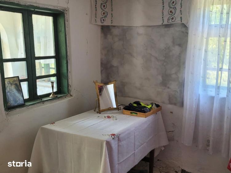 Casă cu 3 camere cu Teren 1900 Mp în Fârtățești