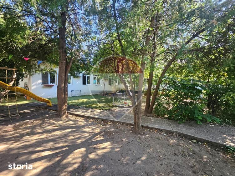 Casă cu 4 camere cu Teren 1302 Mp în Central