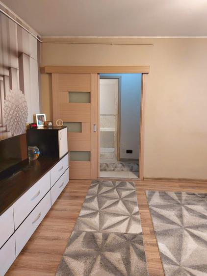 Apartament cu 2 camere semidecomandat, mobilat în Drumul Taberei