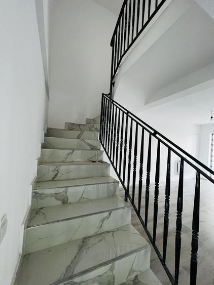 Casă cu 4 camere cu Teren 250 Mp în Berceni