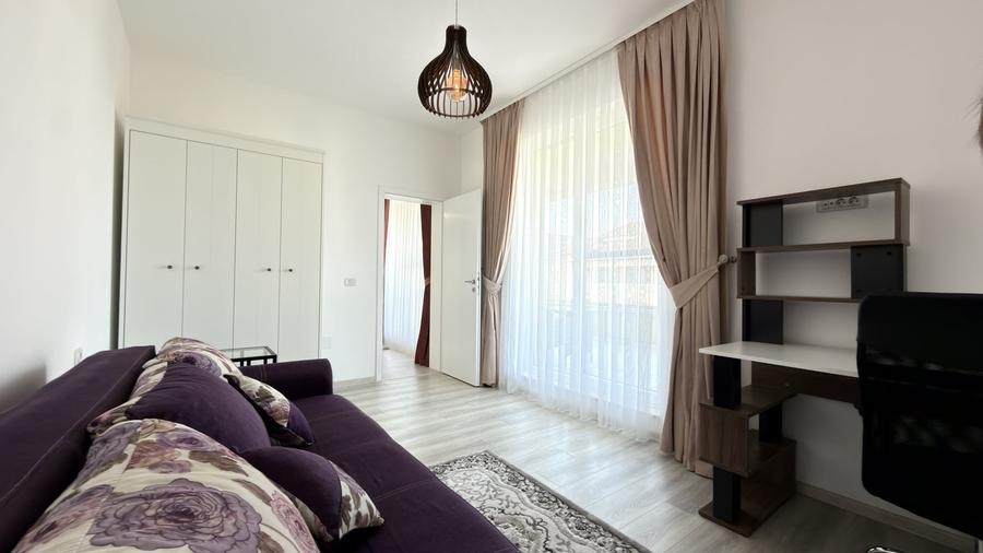 Apartament cu 3 camere decomandat, mobilat în Dumbrăvița