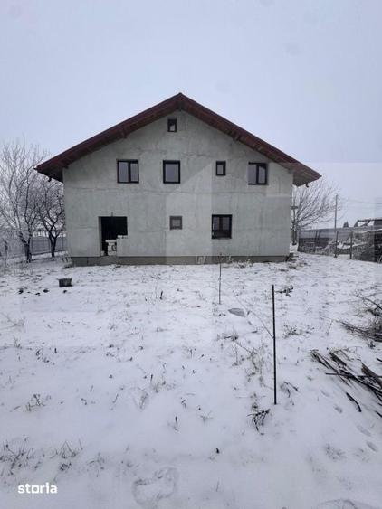 Casă cu 4 camere cu Teren 1000 Mp în Central