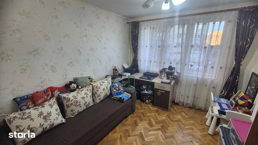 Apartament cu 3 camere în Sânmartin