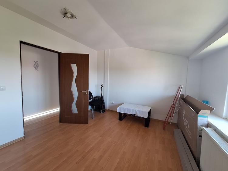 Apartament cu 2 camere decomandat, mobilat în Freidorf