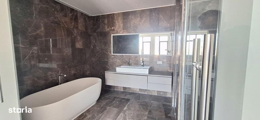 Apartament cu 4 camere în Tei