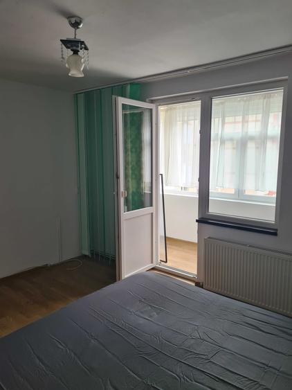 Apartament cu 2 camere decomandat în Precista