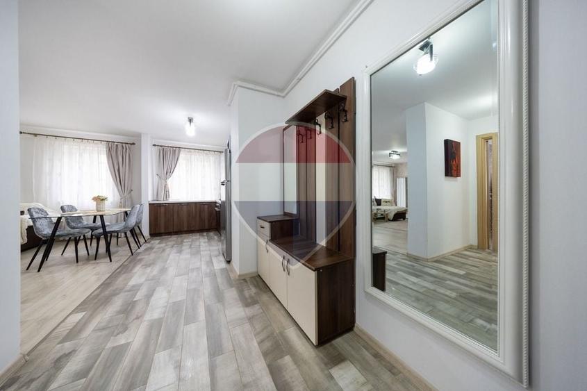 Apartament cu 2 camere decomandat în Tractorul