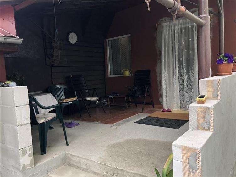 Casă individuală cu 3 camere cu Garaj în Cristești
