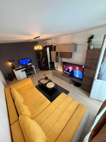 Apartament cu 2 camere semidecomandat în Colentina