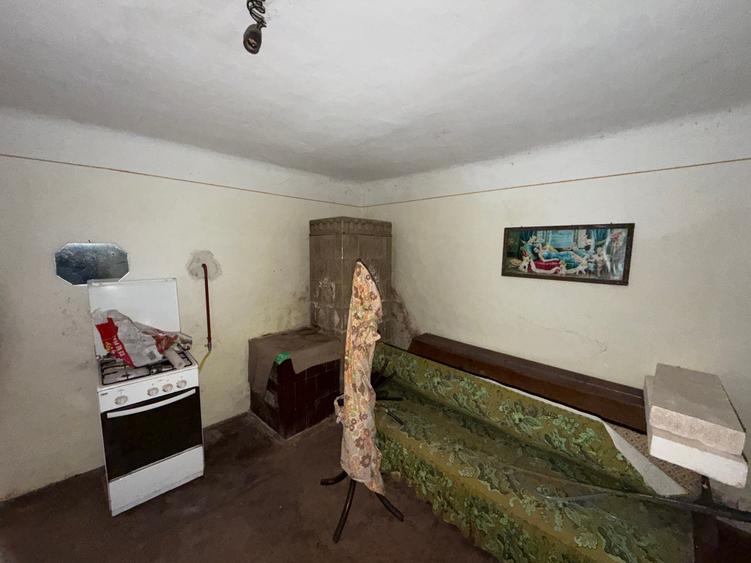 Casă individuală cu 4 camere cu Teren 1165 Mp în Central