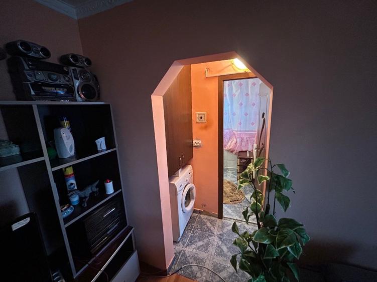 Apartament cu 2 camere semidecomandat, mobilat în Nord