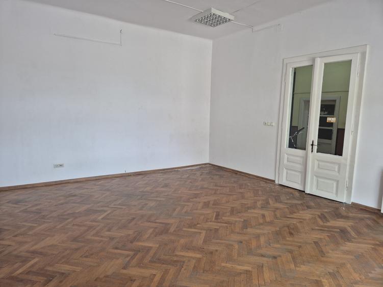 Spațiu comercial, de 35 mp, în Exterior Vest