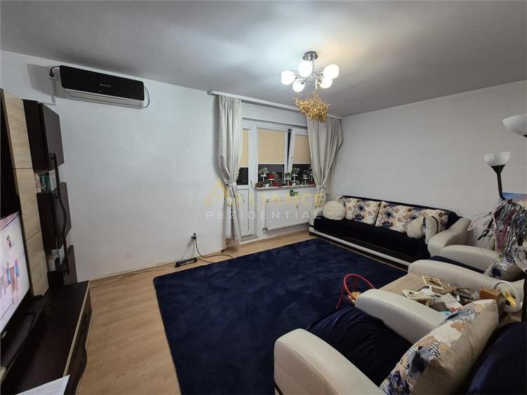 Apartament cu 3 camere decomandat, mobilat în Camil Ressu