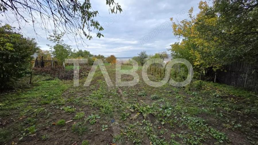 Casă cu 3 camere cu Teren 5859 Mp în Deal