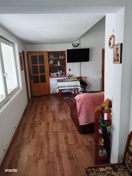 Casă cu 4 camere cu Teren 375 Mp în Ciritei