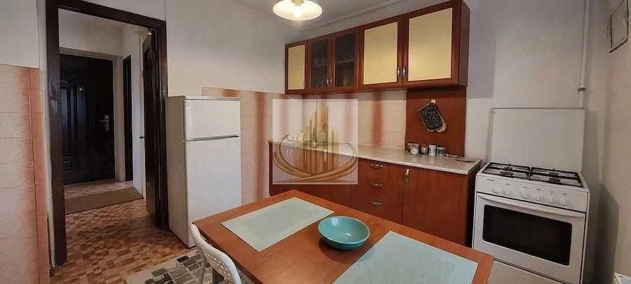 Apartament cu 3 camere decomandat în Olimpia-Stadion