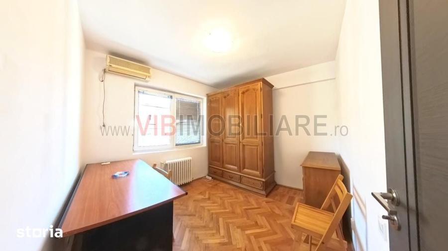 Apartament cu 3 camere în Centrul Civic