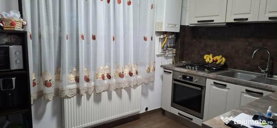Casă cu 4 camere cu Teren 146 Mp în Buzaului