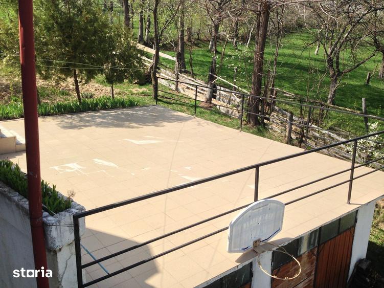 Casă cu 6 camere cu Teren 1620 Mp în Bran