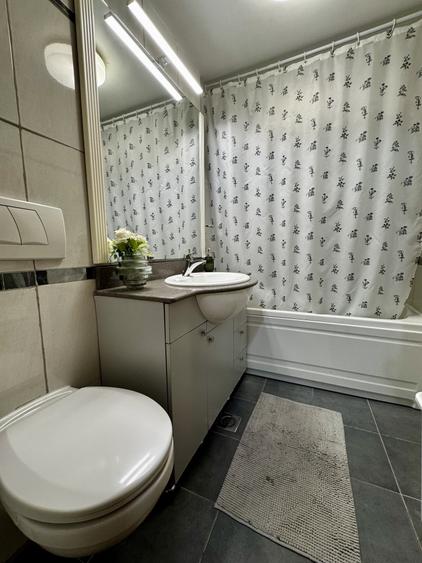 Apartament cu 4 camere decomandat, mobilat în Lipovei